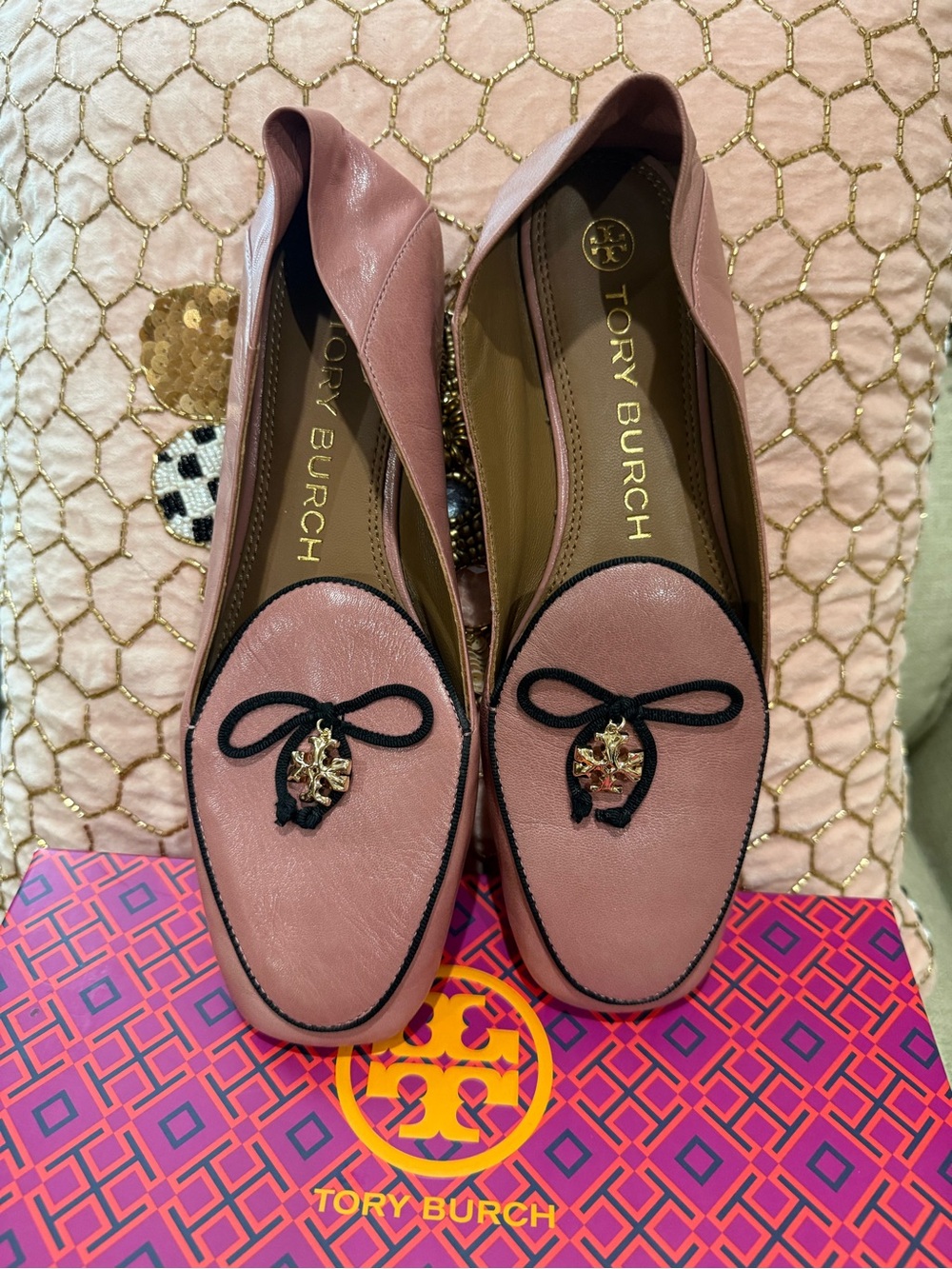 Tory Burch Pink Leather Ballet Loafers Charm Flats Size 7.5 - Picture 2 of 3